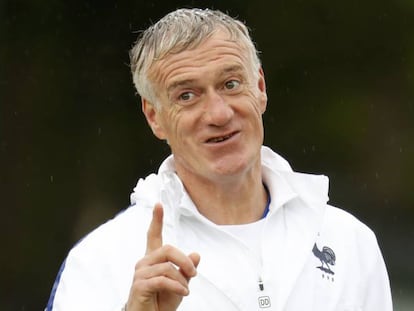 Deschamps, en el entrenamiento de ayer de Francia.