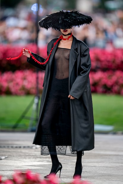 Madrid Es Moda Opens Madrid Fashion Week With A Fashion Show In Puerta De Alcala