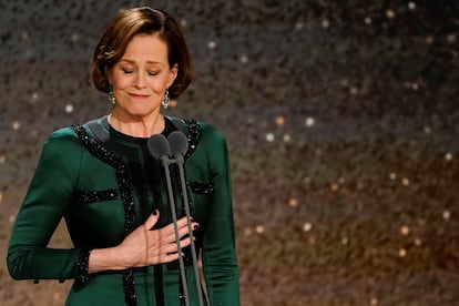 Sigourney Weaver, en un momento del discurso en la gala de los Goya, en el que mencionó a María Luisa Solá.