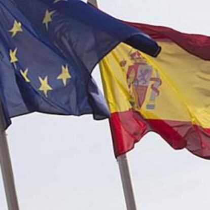 Banderas de España y la UE