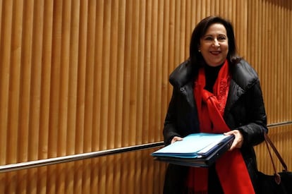 GRAF3315. MADRID, 20/02/2020.- La ministra de Defensa, Margarita Robles antes de la comisión parlamentaria de Defensa en el Congreso de los diputados en Madrid este jueves para exponer las principales líneas de actuación de su departamento. EFE/Mariscal