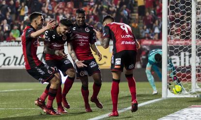 Los jugadores de Tijuana durante la semifinal. 