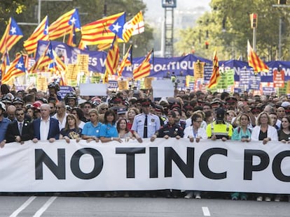 Cabecera de la manifestación formada por los empleados públicos y entidades.