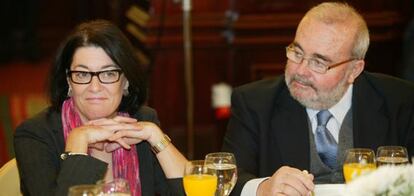 Anna Terrón, Secretaria de Estado de Inmigración y Emigración, y Javier Gómez-Navarro, presidente del Consejo Superior de Cámaras.