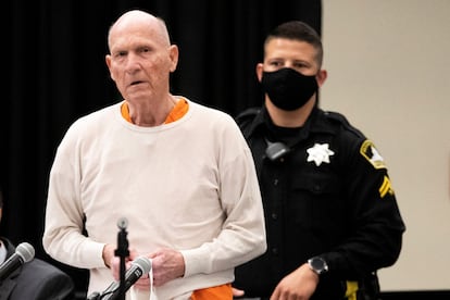 Joseph DeAngelo, conocido como el 'Golden State Killer', durante la lectura de su sentencia.