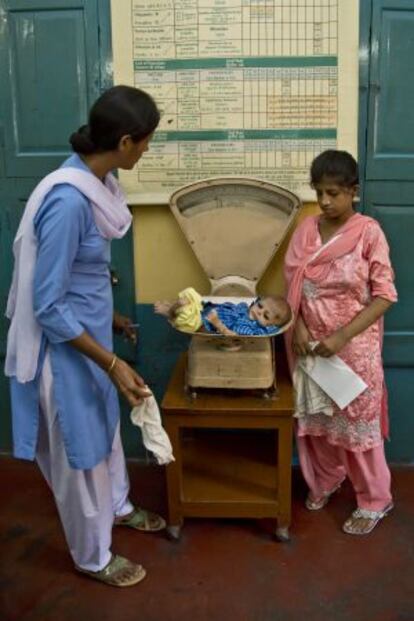 El 47% de los niños de India tienen bajo peso.