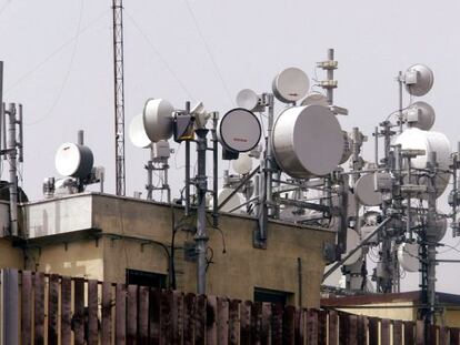 Imagen de una torre de telefon&iacute;a m&oacute;vil.