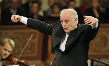 Barenboim ha dirigido por segunda vez el concierto de Año Nuevo, con un mensaje a favor de la paz.