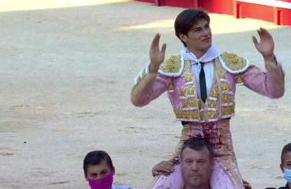 El Rafi salió a hombros por la Puerta de los Cónsules.