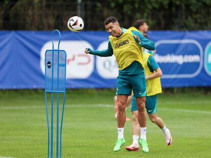 Cristiano Ronaldo durante un entrenamiento de la selección portuguesa.