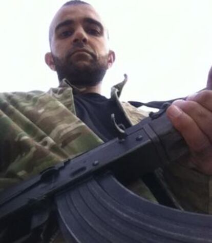 Los hermanos Mohommod Nawaz (en la foto) y Hamza Nawaz, ambos de nacionalidad británica, han sido condenados por un tribunal de Londres por participar en un campo de entramiento de terroristas en Siria.