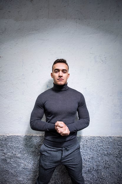 Carlos Ruiz tuvo que trabajar de profesor particular entre semana durante años para poder reunir el dinero que le permitiese acudir a los campeonatos en diferentes ciudades de Europa.