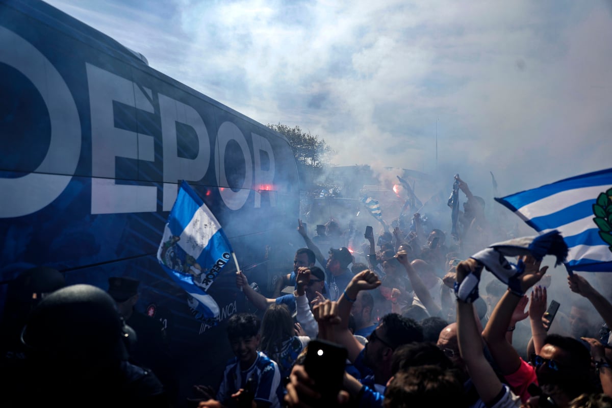 El Deportivo sale de las catacumbas y regresa a Segunda tras cuatro temporadas | Fútbol | Deportes