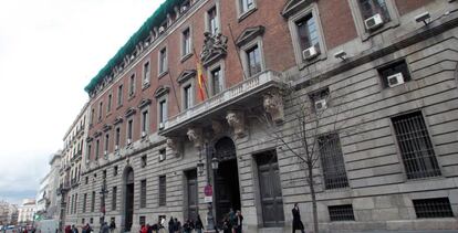 Fachada del Ministerio de Hacienda en la calle de Alcalá 9.