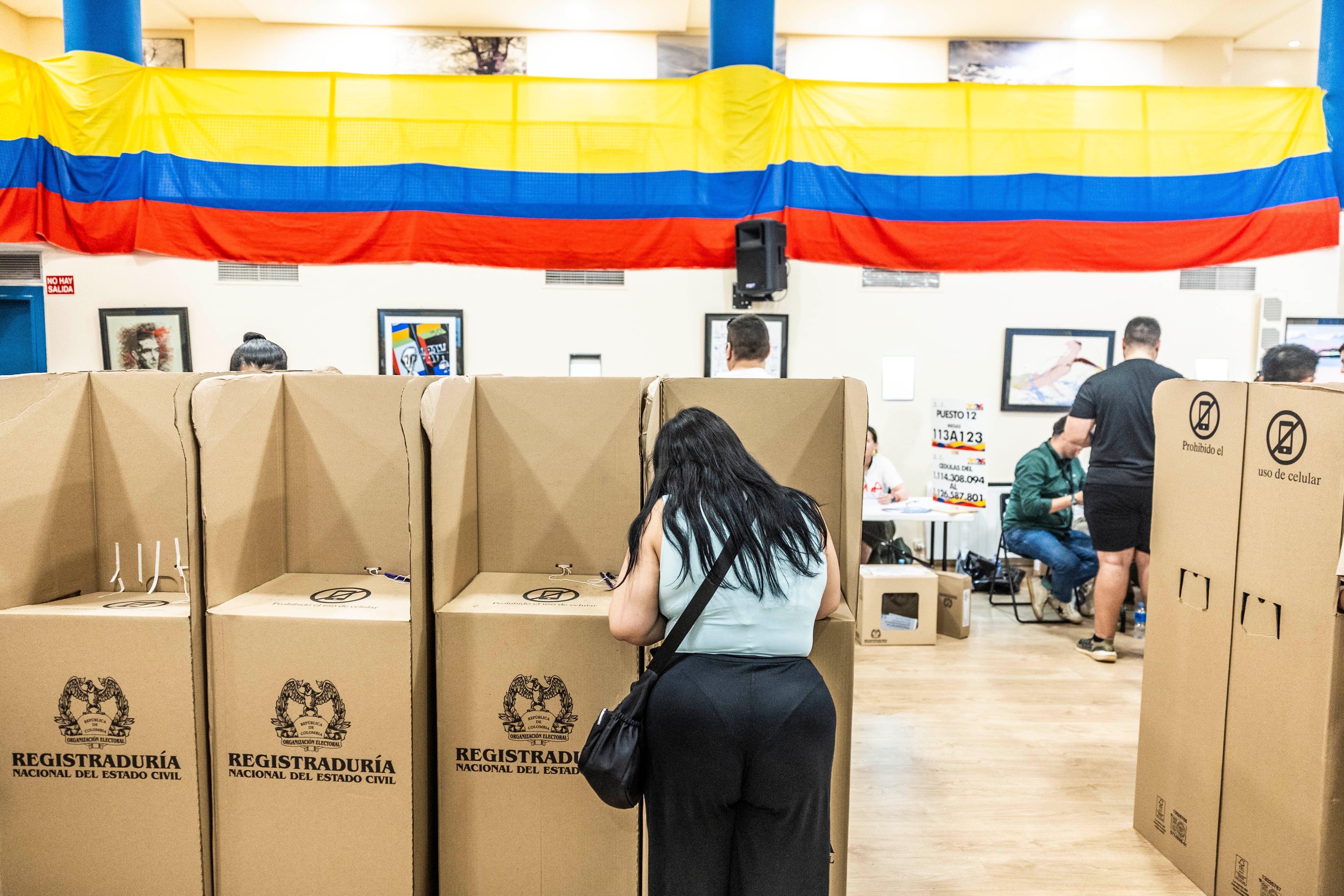 Colombia también vota en Madrid en la primera vuelta de las elecciones presidenciales: la polarización cruza el Atlántico