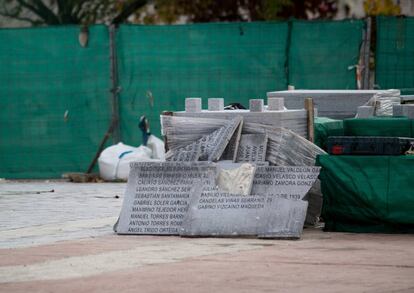 El memorial histórico inacabado en el cementerio de la Almudena, el 25  de noviembre.