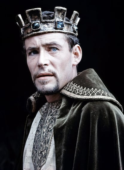 Peter O'Toole em uma sequência de 'Becket, o Favorito do Rei', em 1964.