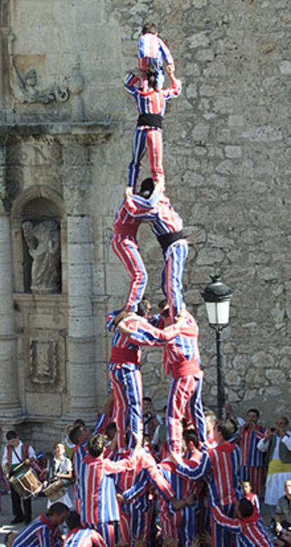 Una de las <i>muixerangas</i> de seis alturas ayer en Algemesí.