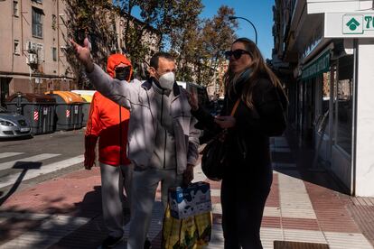 agente inmobiliaria vivienda barrio obrero