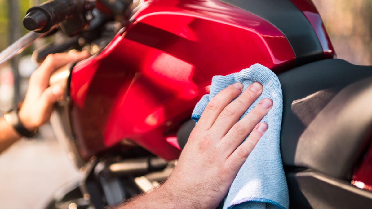 El kit de limpieza de moto mejor valorado para dejarla impecable en menos tiempo.