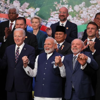 Indian Prime Minister Narendra Modi, Brazil's President Luiz Inacio Lula da Silva, South Africa's President Cyril Ramaphosa, Spain's Prime Minister Pedro Sanchez, Portugal's Prime Minister Luis Montenegro, European Commission President Ursula von der Leyen, French President Emmanuel Macron, Canada's Prime Minister Justin Trudeau, U.S. President Joe Biden, European Council President Charles Michel, Indonesia's President Prabowo Subianto and Japan's Prime Minister Shigeru Ishiba pose for a group during the G20 summit in Rio de Janeiro, Brazil, November 19, 2024. REUTERS/Pilar Olivares