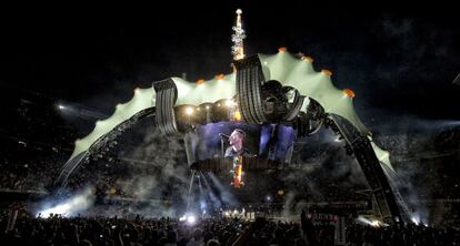 El escenario de U2 en Barcelona con su gira 360º.