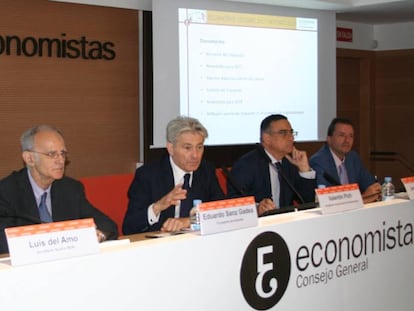 Valentí Pich y Jesús Sanmartín en la presentación del informe sobre impuesto de sociedades