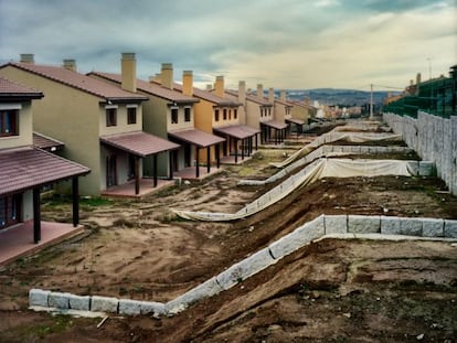 Urbanización en Miño (A Coruña) cuya construcción está paralizada.