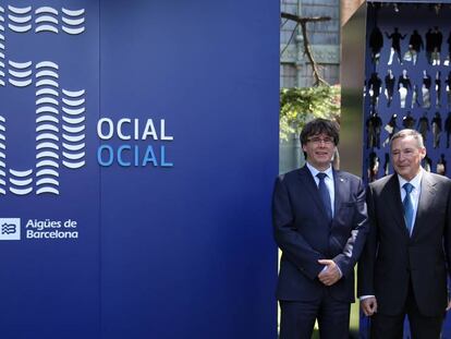 El president de la Generalitat, Carles Puigdemont, amb el president d'Agbar, Ángel Simón.