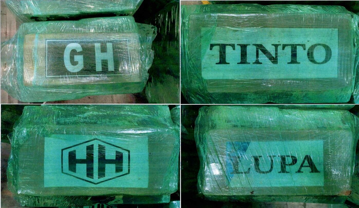 Fotografías de parte de los paquetes con distintos logotipos que contenían los 13.000 kilos de cocaína interceptados en Algeciras, según consta en el sumario.