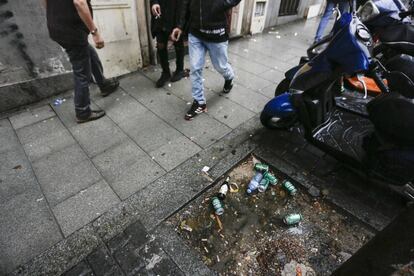 Suciedad acumulada ayer en el centro de la capital.