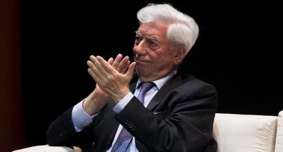 Mario Vargas Llosa em um foro sobre liberdade e democracia em Venezuela