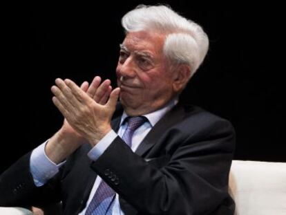 Mario Vargas Llosa em um foro sobre liberdade e democracia em Venezuela
