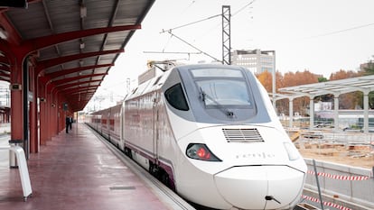 El tren de alta velocidad que inauguró la línea entre Madrid y Oviedo.