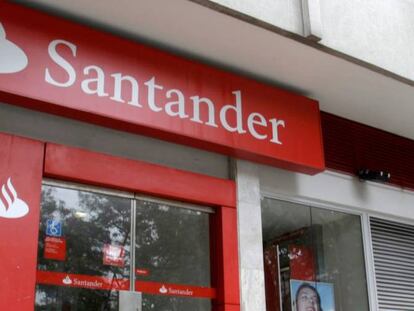 Moody's cree que la decisión de Santander de no recomprar sus ‘cocos’ podría encarecer futuras emisiones