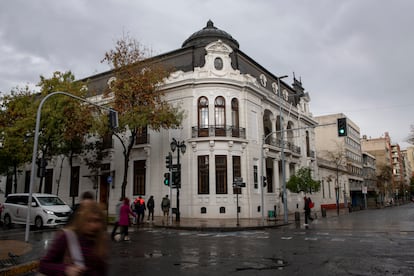La casa central de la Universidad Diego Portales, este 8 de mayo en Santiago.