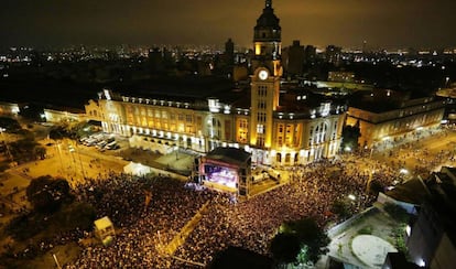 Palco na região central durante a Virada Cultural 2016.