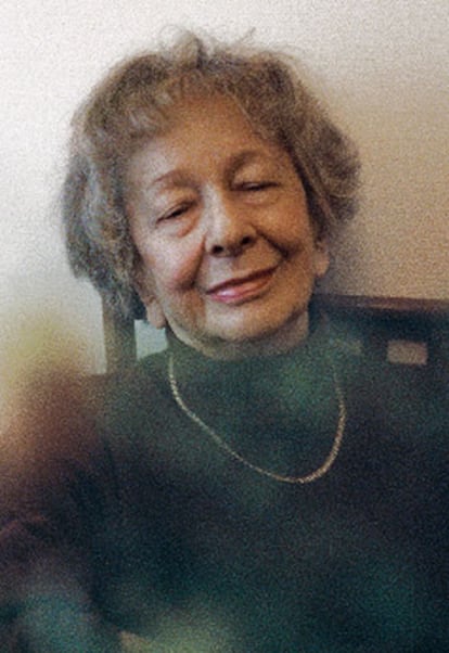 Wislawa Szymborska, en su casa, en un barrio de la vieja Cracovia.