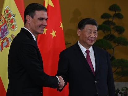 Sánchez y Xi, durante la cumbre del G-20 en Bali (Indonesia) en noviembre de 2022.