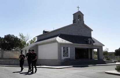 Exterior del mausoleo propiedad de Patrimonio del Estado (antes Patrimonio Nacional) en cuyo interior está la cripta donde reposan los restos de Carmen Polo, esposa de Francisco Franco.