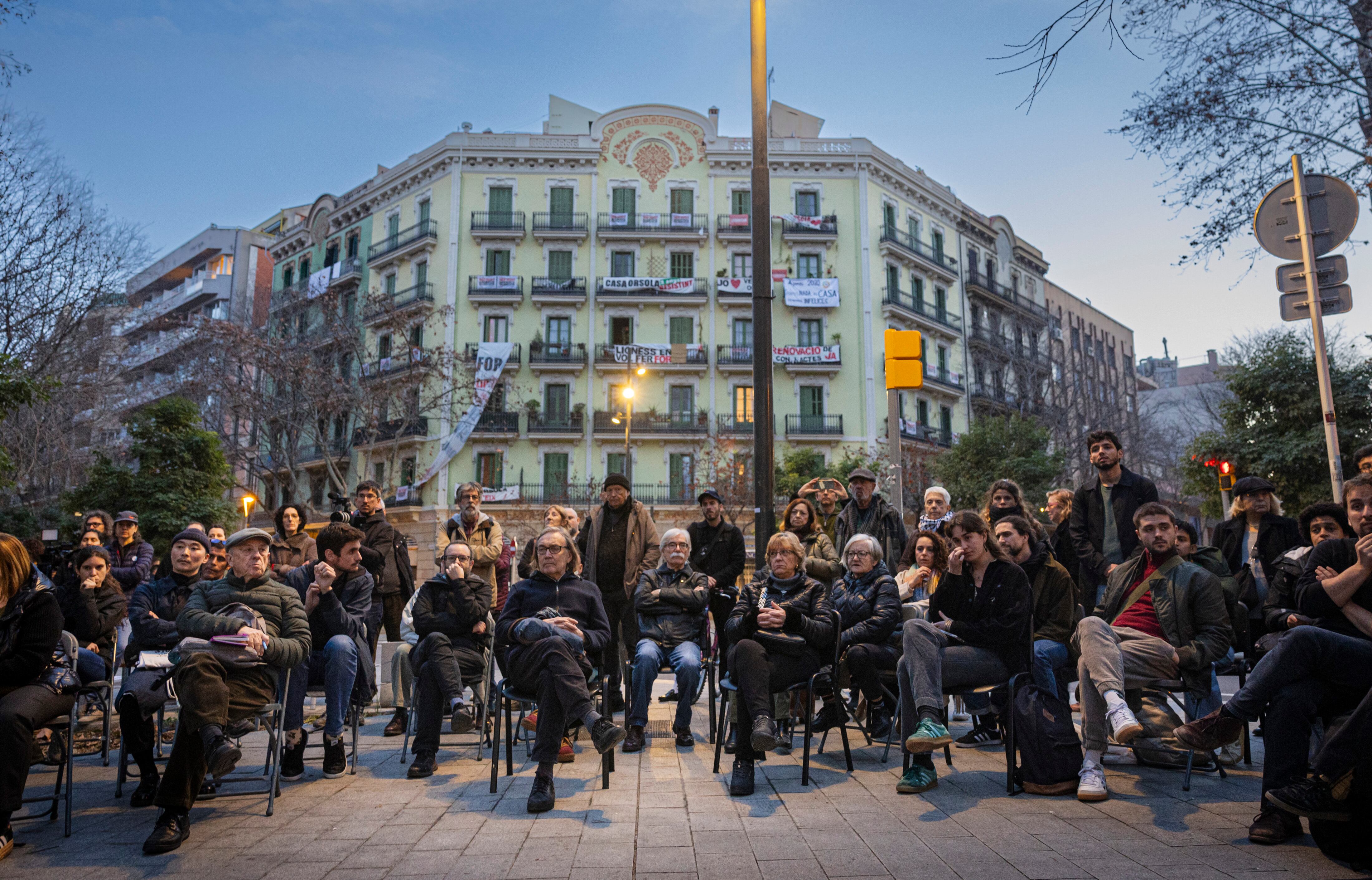 Las compras de edificios enteros amenazan cinco residencias de ancianos del Eixample de Barcelona