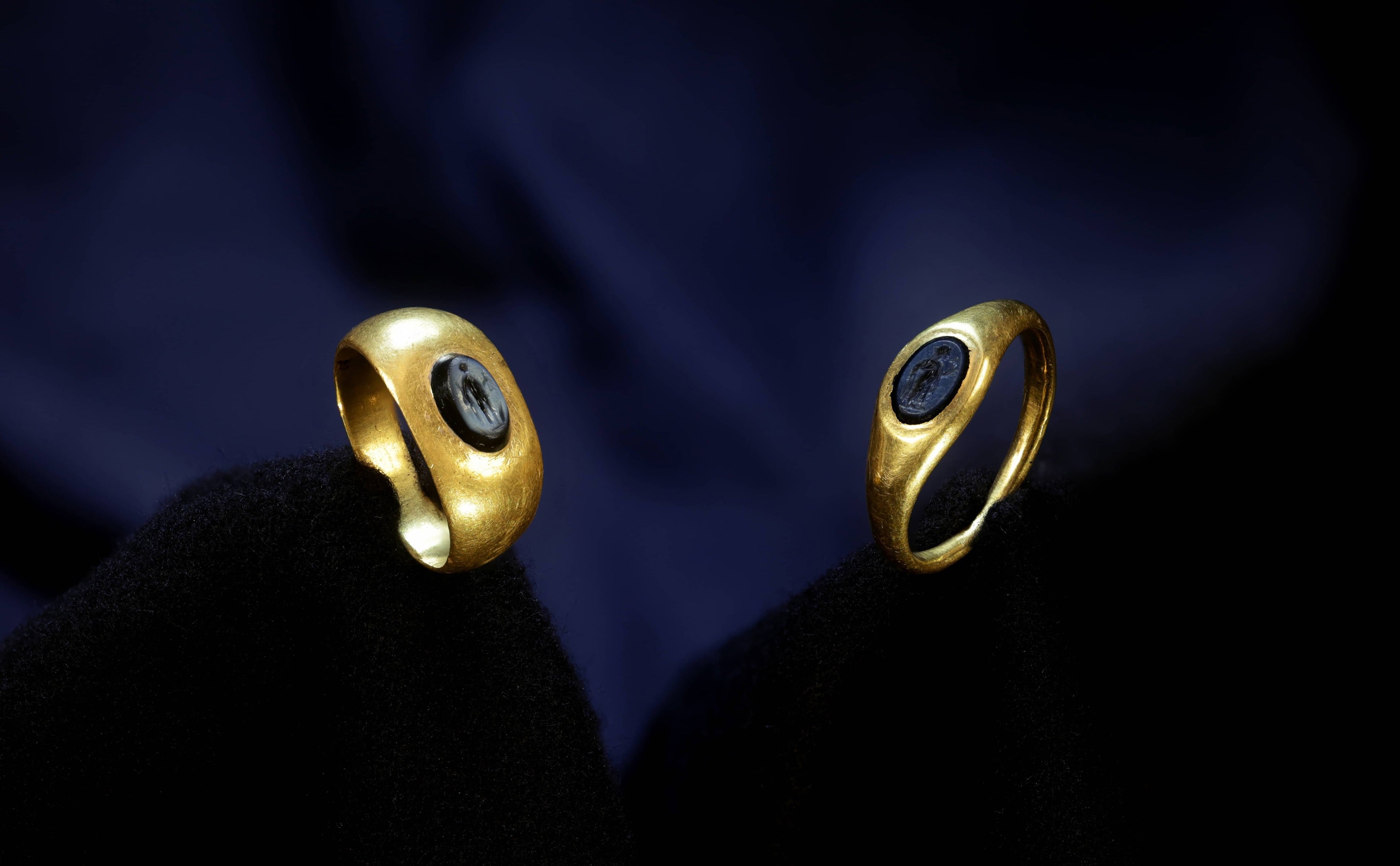 "Descubren Joyas de Oro de Hace 2,000 Años en Antigua Vía Romana de los Pirineos"