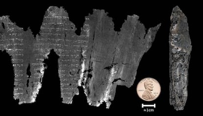 Imagen del manuscrito comparado con un centavo de EE UU.