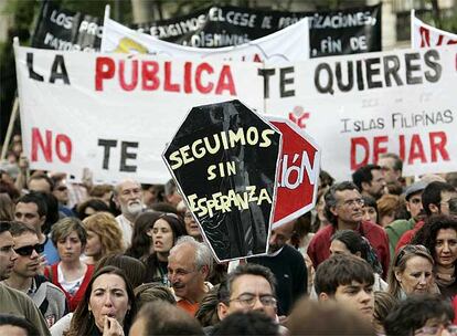 Manifestación de trabajadores de la enseñanza pública no universitaria en la Comunidad de Madrid.