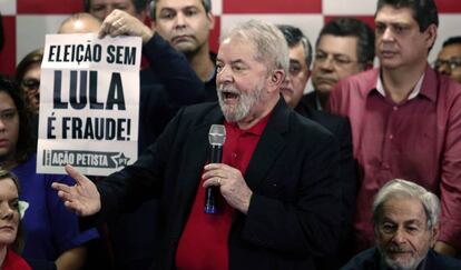 O ex-presidente Lula ao falar sobre a condena&ccedil;&atilde;o na sede do PT, nesta quinta-feira. 