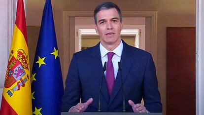 Captura de vídeo de la comparecencia del presidente del Gobierno, Pedro Sánchez, este lunes en La Moncloa.