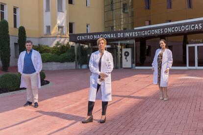 David Olmeda, Marisol Soengas y Daniela Cerezo,científicos del Grupo de Melanoma del Centro Nacional de Investigaciones Oncológicas.