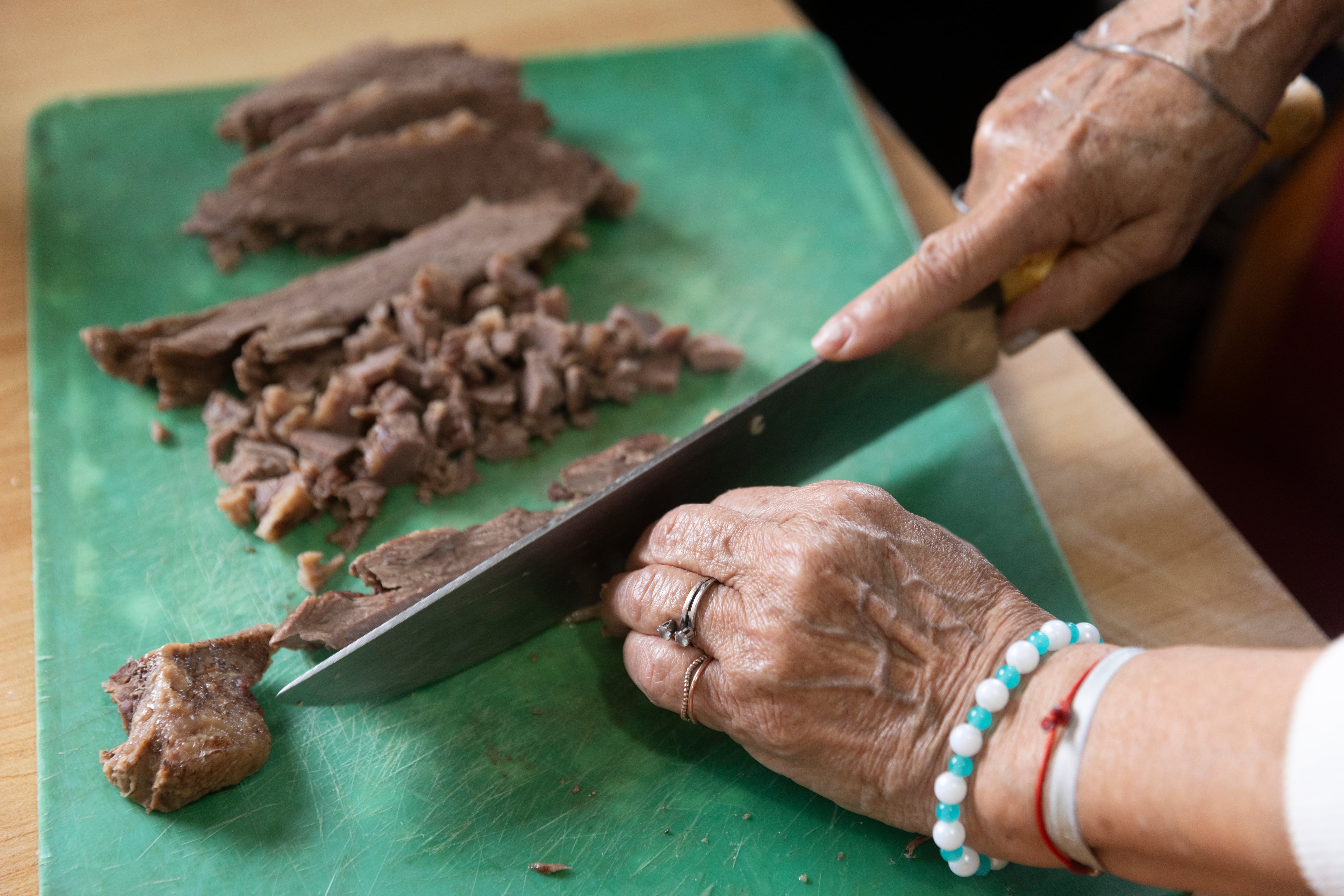 El restaurante argentino que desafía la exclusión laboral después de los 50