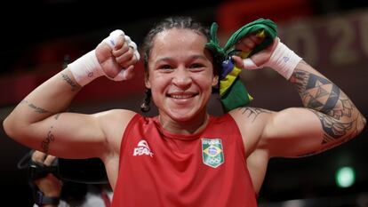 Beatriz Iasmin Ferreira após se classificar para a disputa de ouro.