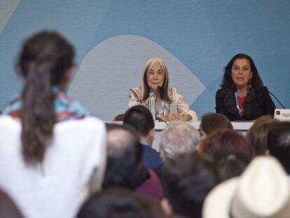 Mar&iacute;a Kodama, durante el acto en honor a Borges en la FIL. 